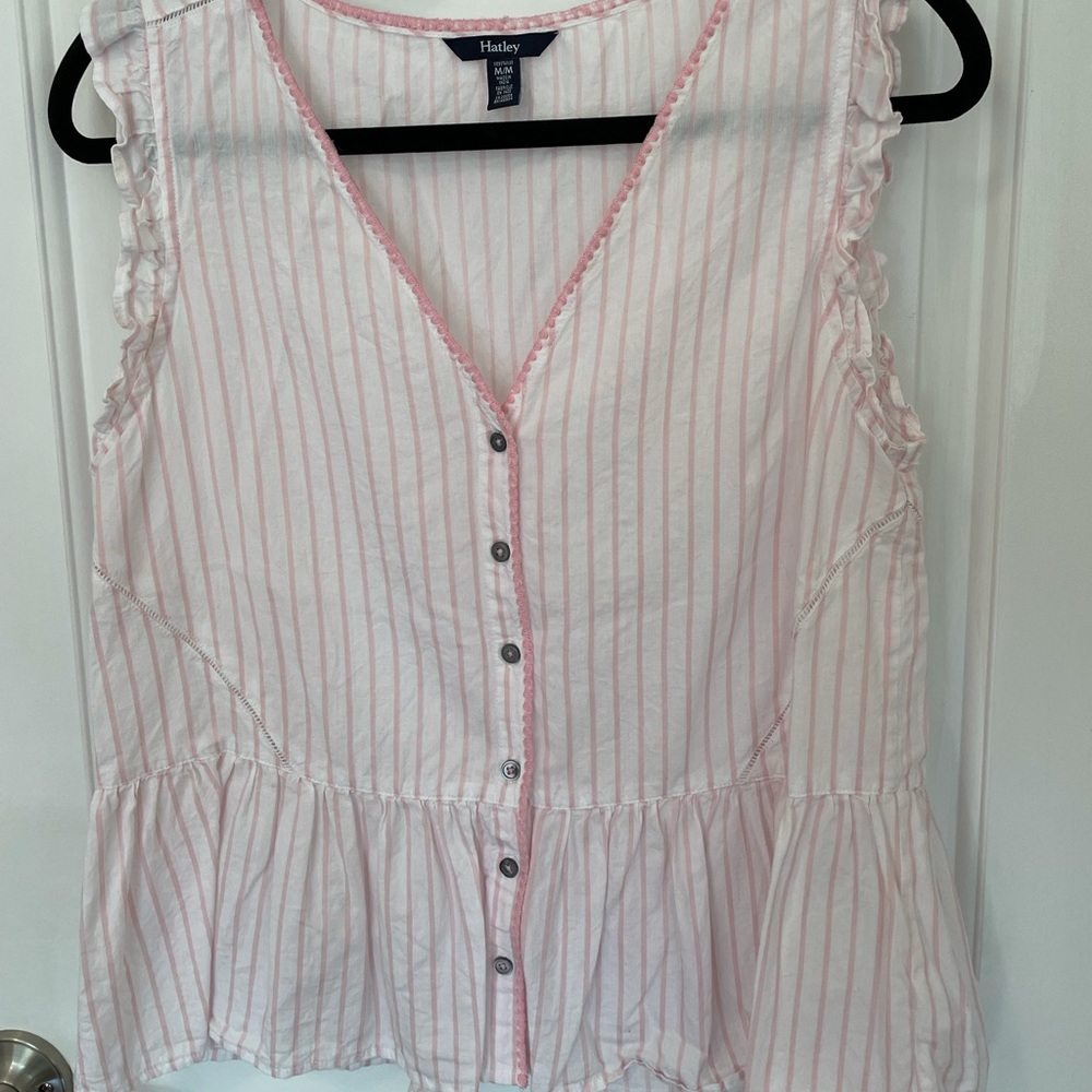Flutter sleeve top